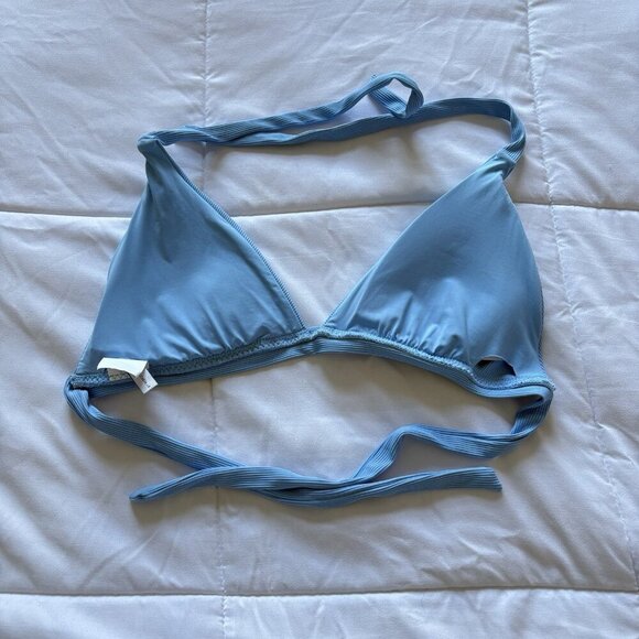 Becca Fine Line Bikini Top Light Blue Swimsuit Pool Beach Womens Size D Padded - Picture 2 of 5